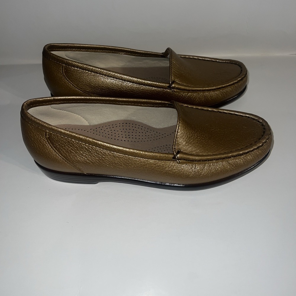 SAS Simplify Slip On Loafer Tripad Comfort Leather Flat Gold Size 7.5
